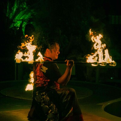 サンシャイン水族館屋上ビアガーデンで火付盗賊ファイアーショー