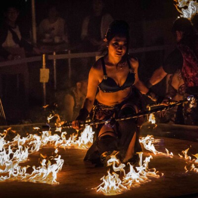 サンシャイン水族館屋上ビアガーデンで火付盗賊ファイアーショー