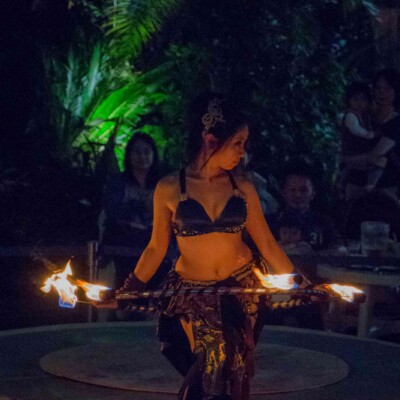 サンシャイン水族館屋上ビアガーデンで火付盗賊ファイアーショー