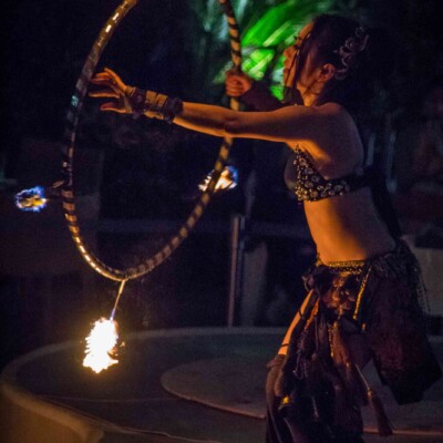 サンシャイン水族館屋上ビアガーデンで火付盗賊ファイアーショー