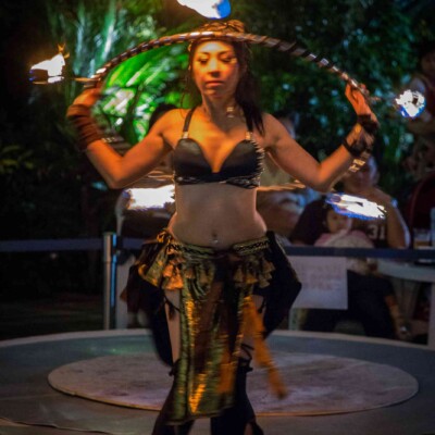 サンシャイン水族館屋上ビアガーデンで火付盗賊ファイアーショー