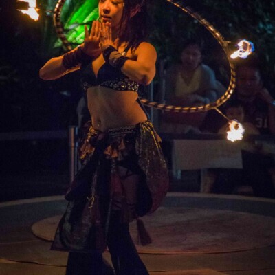 サンシャイン水族館屋上ビアガーデンで火付盗賊ファイアーショー