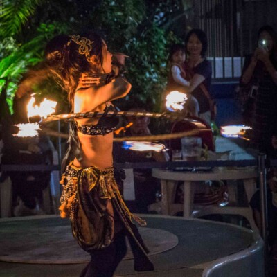 サンシャイン水族館屋上ビアガーデンで火付盗賊ファイアーショー