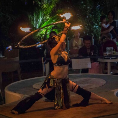 サンシャイン水族館屋上ビアガーデンで火付盗賊ファイアーショー