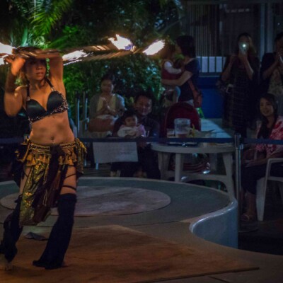 サンシャイン水族館屋上ビアガーデンで火付盗賊ファイアーショー