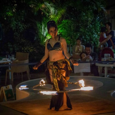 サンシャイン水族館屋上ビアガーデンで火付盗賊ファイアーショー