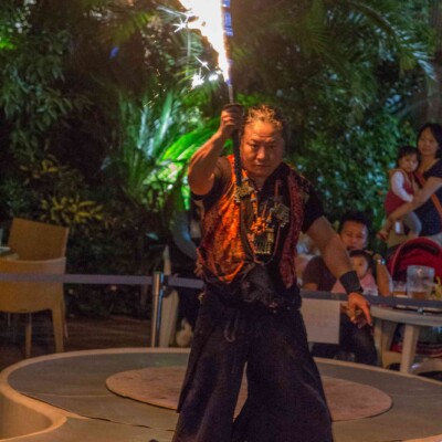 サンシャイン水族館屋上ビアガーデンで火付盗賊ファイアーショー