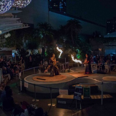 サンシャイン水族館屋上ビアガーデンで火付盗賊ファイアーショー