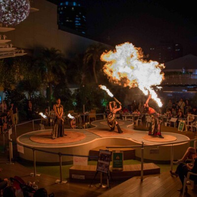 サンシャイン水族館屋上ビアガーデンで火付盗賊ファイアーショー