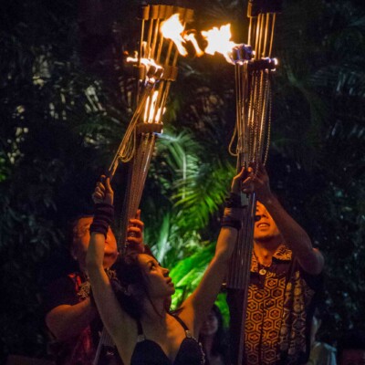 サンシャイン水族館屋上ビアガーデンで火付盗賊ファイアーショー