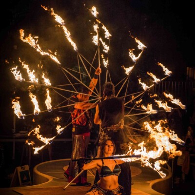 サンシャイン水族館屋上ビアガーデンで火付盗賊ファイアーショー