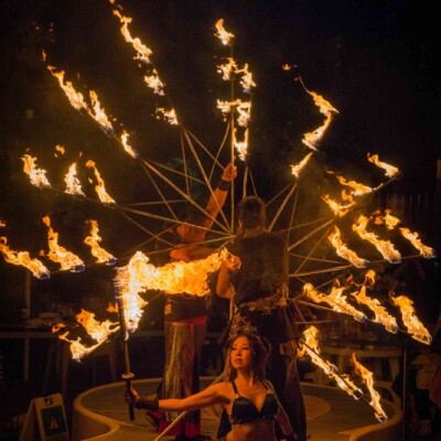 サンシャイン水族館屋上ビアガーデンで火付盗賊ファイアーショー