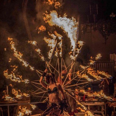 サンシャイン水族館屋上ビアガーデンで火付盗賊ファイアーショー