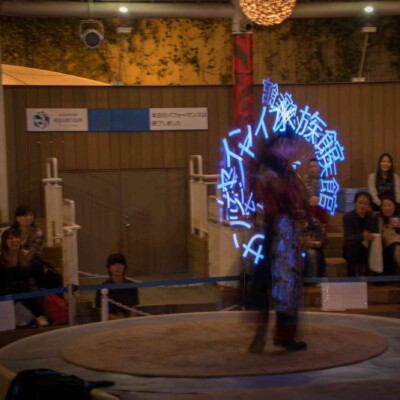 サンシャイン水族館屋上ビアガーデンでビジュアルポイパフォーマンス