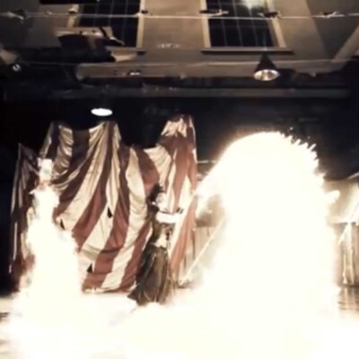 ロックバンドlynch. の新曲MV、"JØKER"でファイアーパフォーマンス