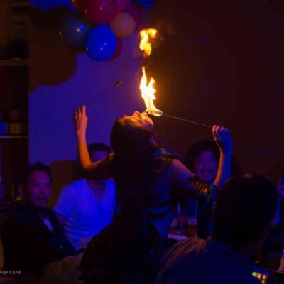 屋内ファイアーパフォーマンス