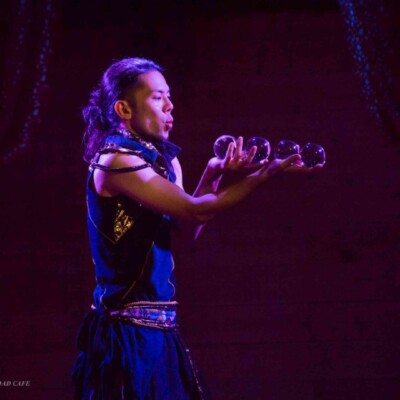 おこたんぺのマルチコンタクトジャグリング