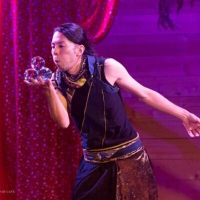 おこたんぺのマルチコンタクトジャグリング