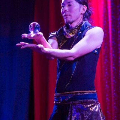 おこたんぺのマルチコンタクトジャグリング