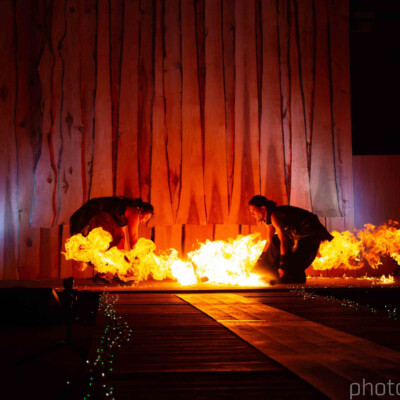 火付盗賊ファイアーパフォーマンスステージ