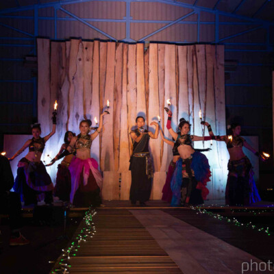 ファイアーベリーダンスとコンタクトジャグリングのコラボ 火付盗賊ファイアーパフォーマンスステージ