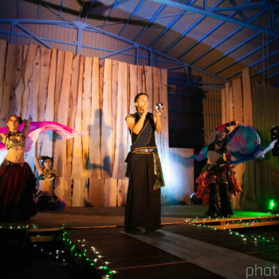 ファイアーベリーダンスとコンタクトジャグリングのコラボ 火付盗賊ファイアーパフォーマンスステージ