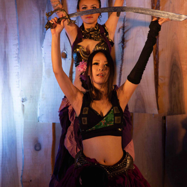 ファイアーベリーダンスチームステージパフォーマンス