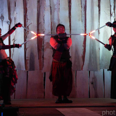 火付盗賊によるビジュアルポイのライトパフォーマンス