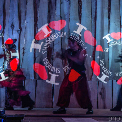 火付盗賊によるビジュアルポイのライトパフォーマンス