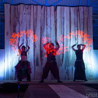 火付盗賊によるビジュアルポイのライトパフォーマンス