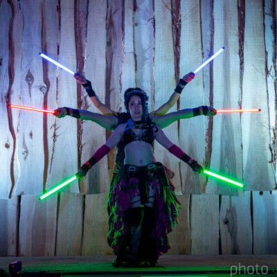 火付盗賊によるビジュアルポイのライトパフォーマンス