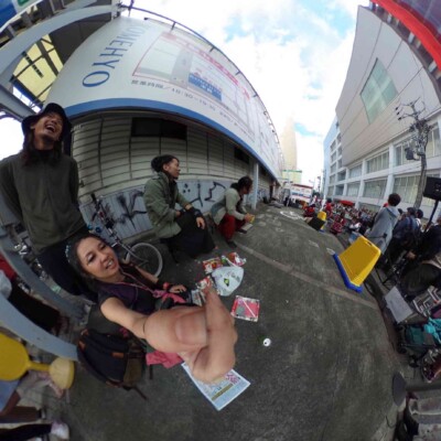 空き時間にシルブプレを鑑賞する火付盗賊