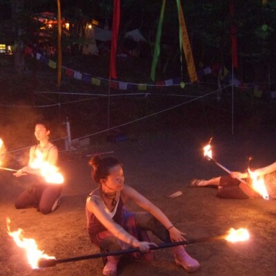 アウトドアフェスでファイアーパフォーマンス