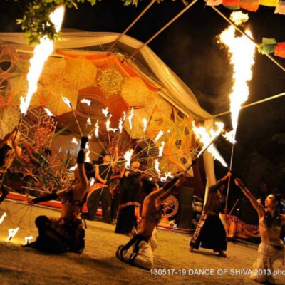 アウトドアフェスでファイアーパフォーマンス