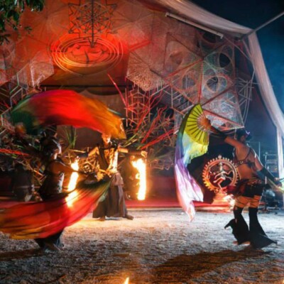 アウトドアフェスでファイアーパフォーマンス