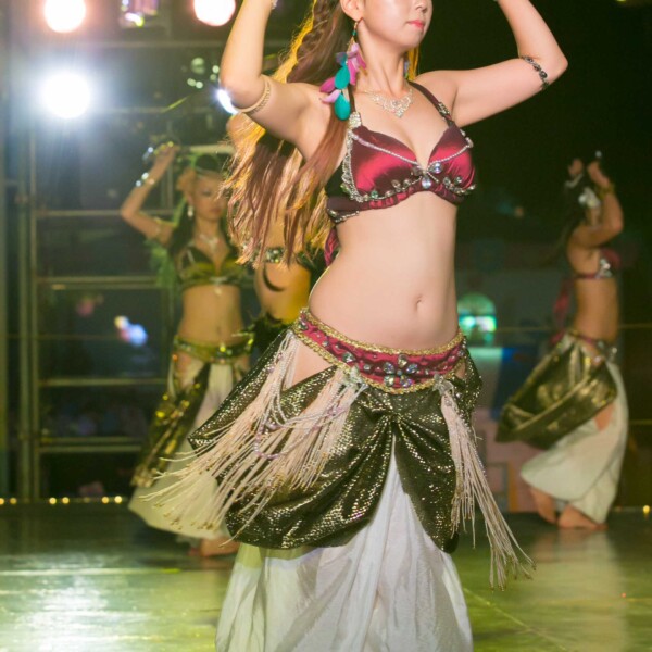 西武園遊園地のビアガーデンで花火大会後にファイアーベリーダンスショー