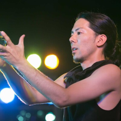 おこたんぺのコンタクトジャグリング 西武園遊園地のビアガーデンで花火大会後にファイアージャグリングショー