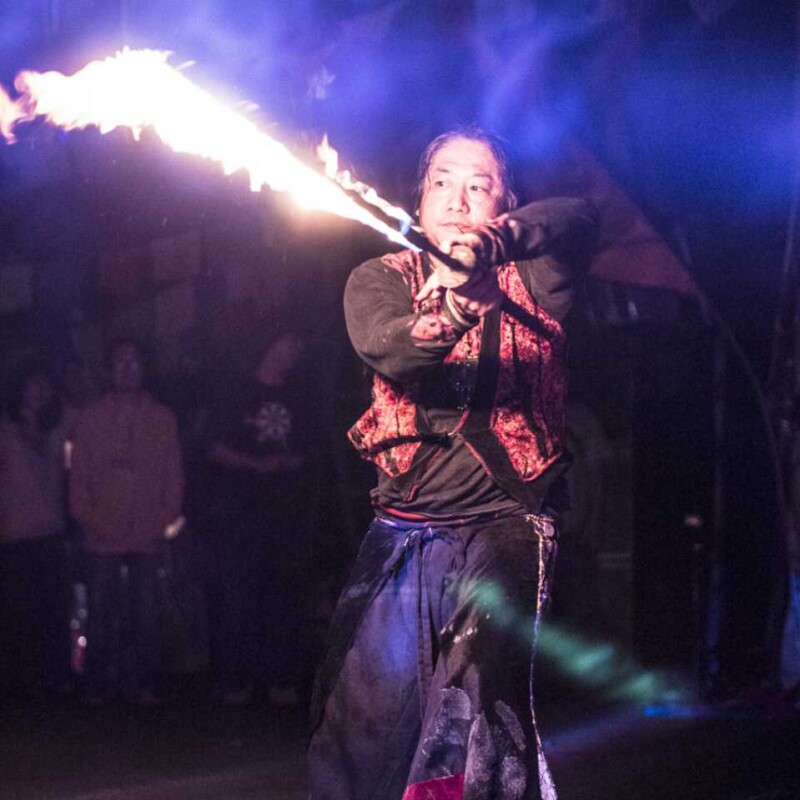 アウトドアフェスでファイアーパフォーマンス