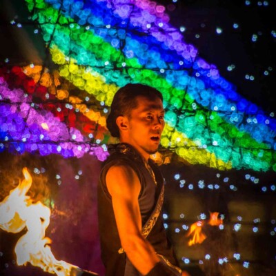 イルミネーションとファイアーパフォーマンス