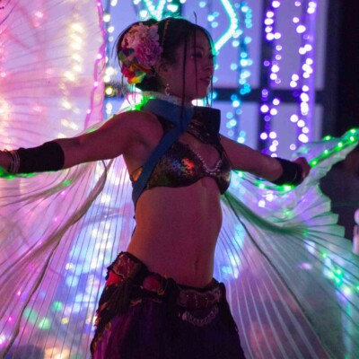 イルミネーションとファイアーパフォーマンス