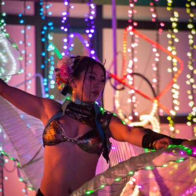 イルミネーションとファイアーパフォーマンス