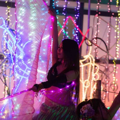 イルミネーションとファイアーパフォーマンス