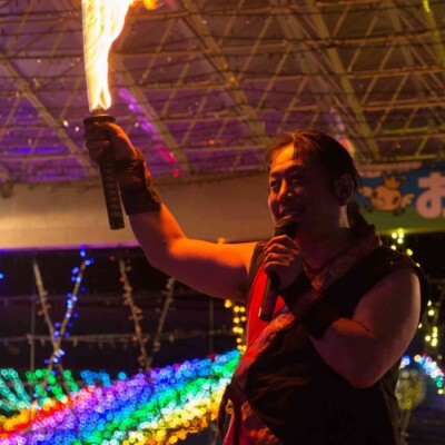 イルミネーションとファイアーパフォーマンス