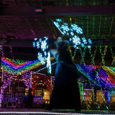 イルミネーションとファイアーパフォーマンス