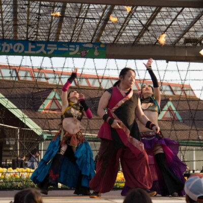 女性のファイアーダンサー