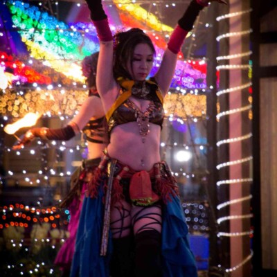 イルミネーションとファイアーパフォーマンス