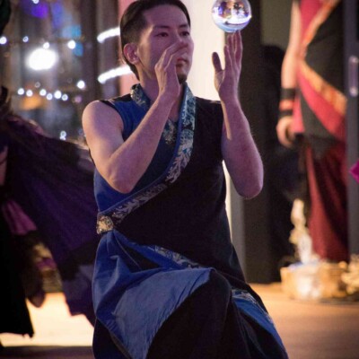 イルミネーションとファイアーパフォーマンス