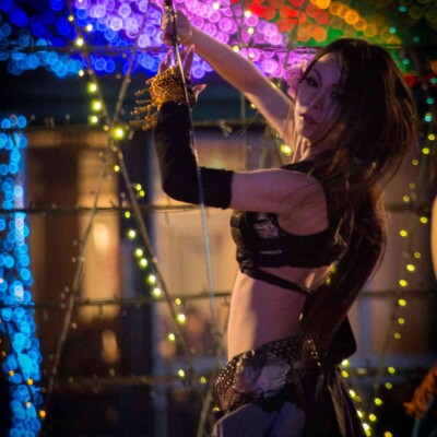 イルミネーションとファイアーパフォーマンス