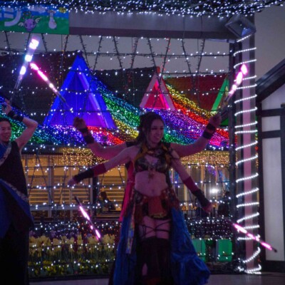 イルミネーションとファイアーパフォーマンス