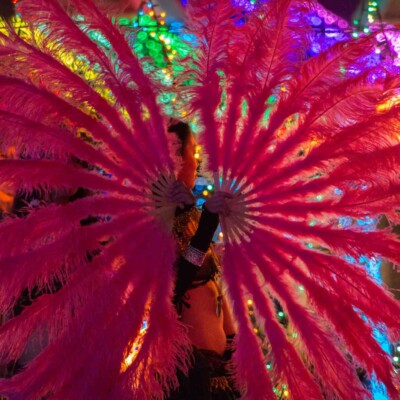 イルミネーションとファイアーパフォーマンス